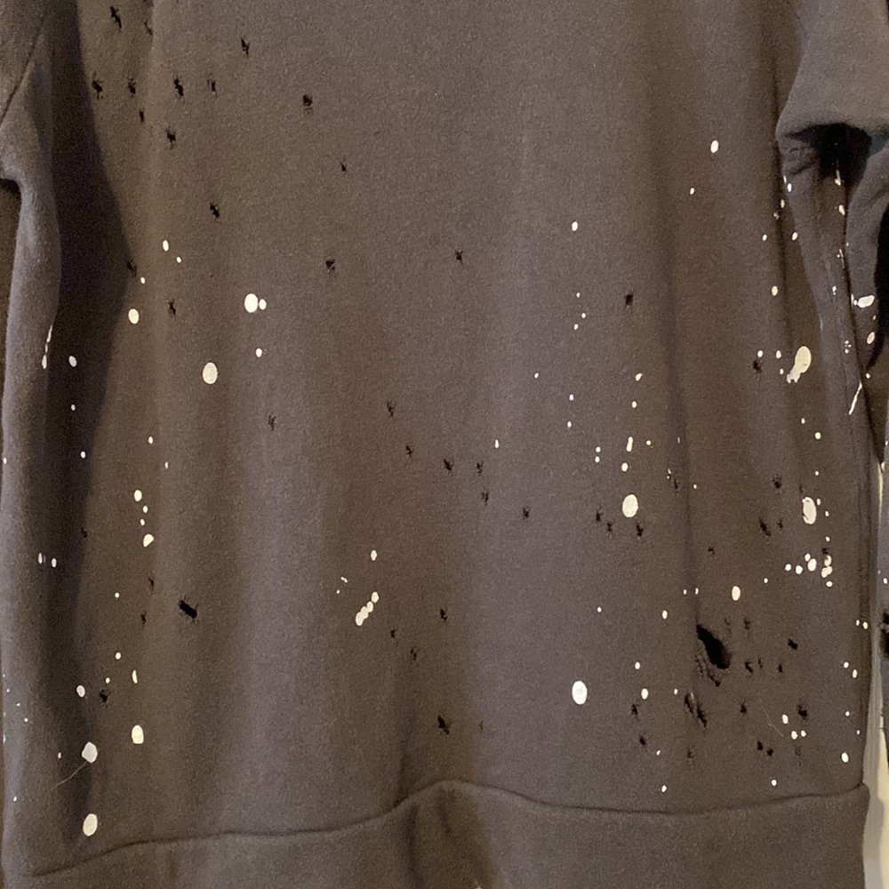 Chaser charcoal paint splatter and stud distressed sweatshirt w holes
Aisle “i - Picture 6 of 8